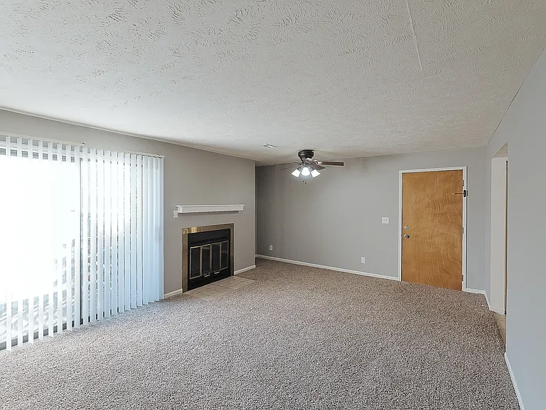 Applewood Pointe Apartments — Photo 20