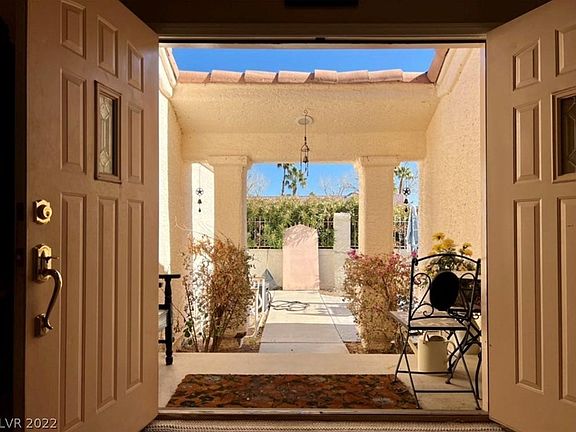 3rd image of 1604 Bermuda Dunes Dr