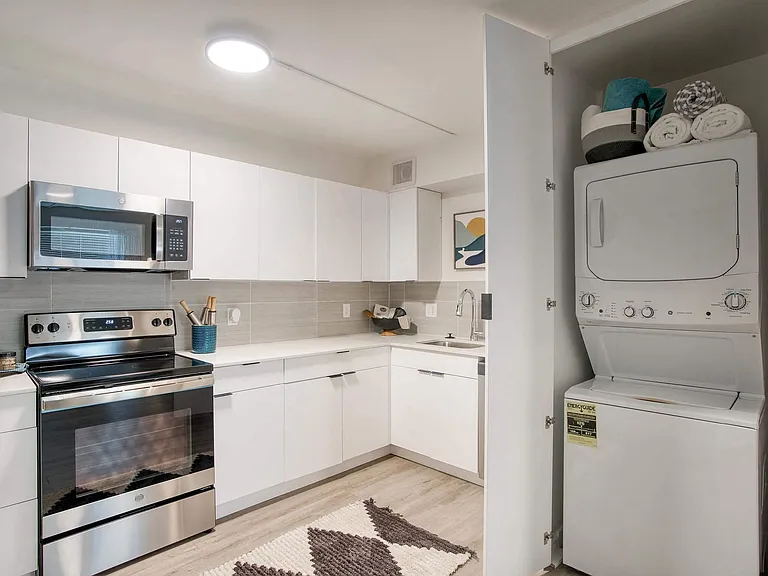 Presidio Palms Apartments — Photo 6