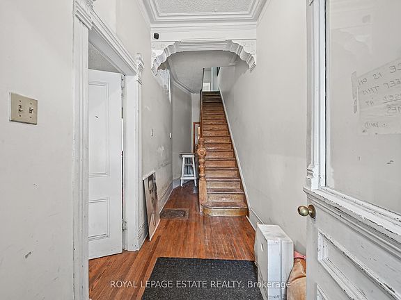 3rd image of 112 Baldwin St