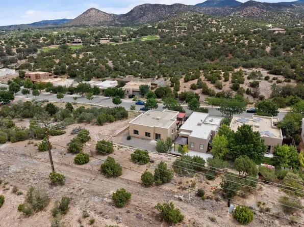 3728 Valmora Rd, Santa Fe, NM 87505