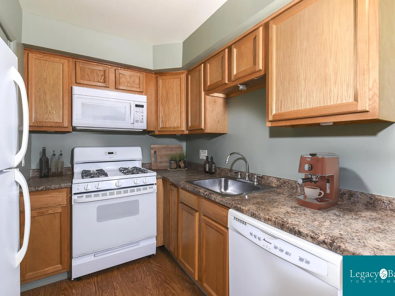 Legacy Bay Townhomes — Photo 4