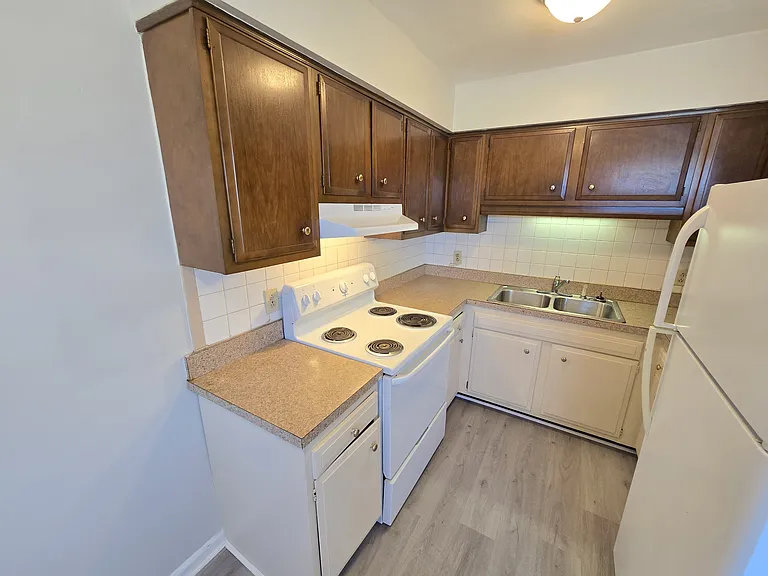 3475 Azalea Garden Rd Apartments — Photo 9