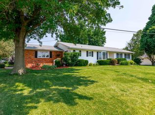 1101 Westwood Ln, Muscatine, IA 52761