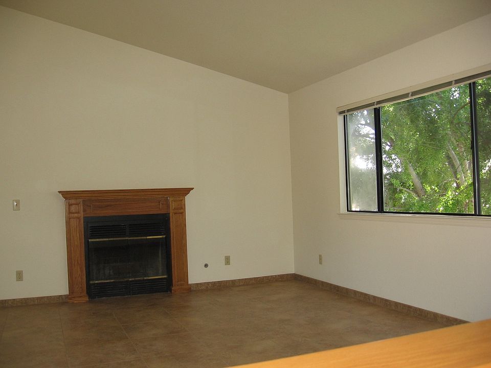 2nd image of 180 N 5th St