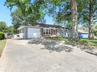 136 N 80th Ter, Kansas City, KS 66111