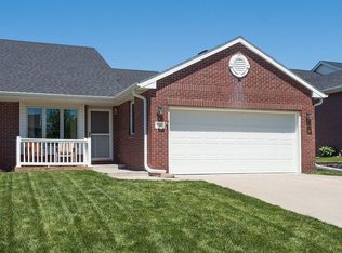 7325 Collister Rd, Lincoln, NE 68516