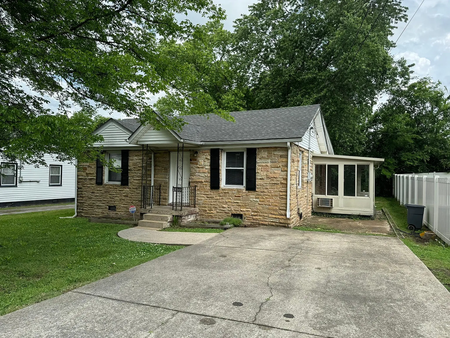 3 bed, 1148 sqft, $1,900 — Photo 3