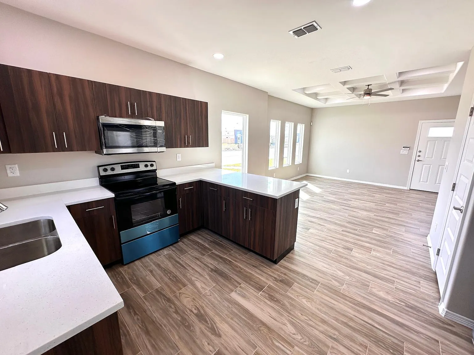 2 bed, 2.0 bath, 850 sqft, $1,125 — Photo 3