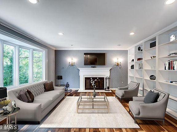 2nd image of 11616 Holly Briar Ln