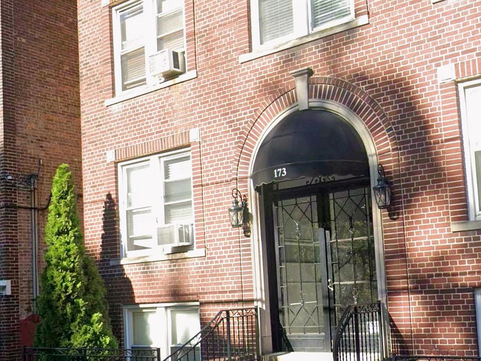 1st image of 173 W 48th St #6.1