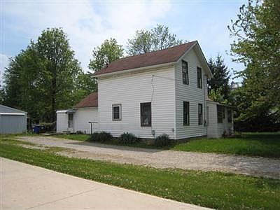 2nd image of 322 N Center St