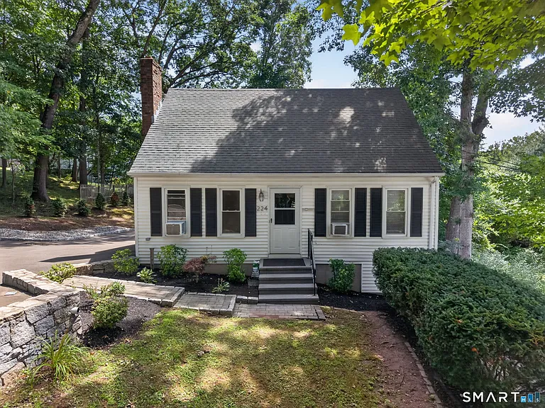 224 Anns Farm Rd — Photo 1