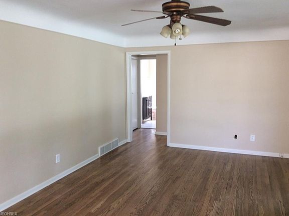 3rd image of 6621 Queens Park Ave