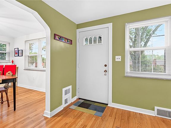 2nd image of 2378 Rosegarden Rd