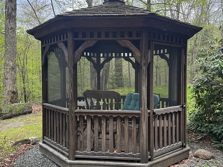 63 Old Green River Rd — Photo 1