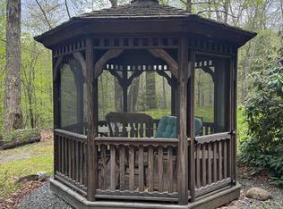 63 Old Green River Rd, Brattleboro, VT 05301