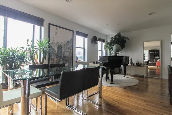 Rented by Douglas Elliman | media 16