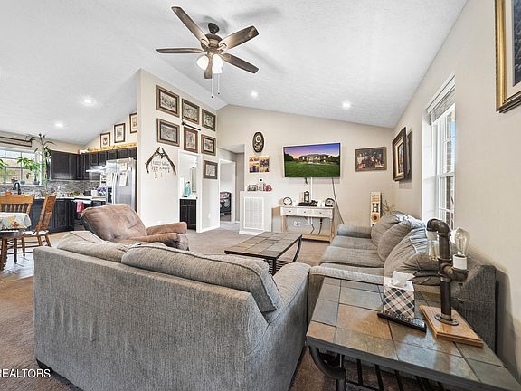 5th image of 575 Hills Gate Cir