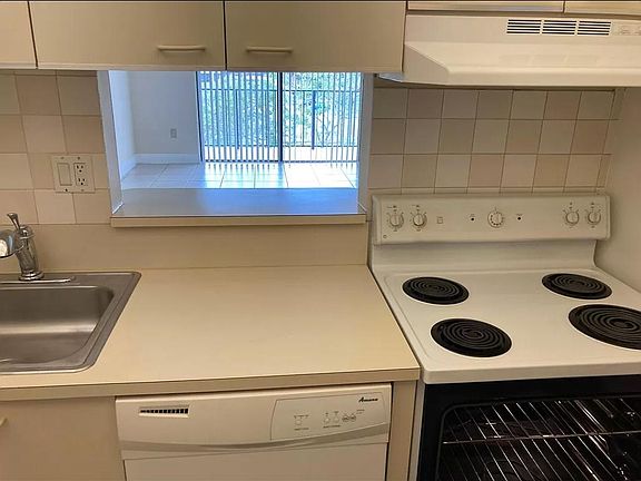 4th image of 10431 N Kendall Dr APT D412