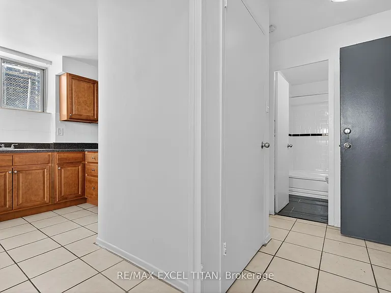 1042 Sheppard Ave W #G1 — Photo 15