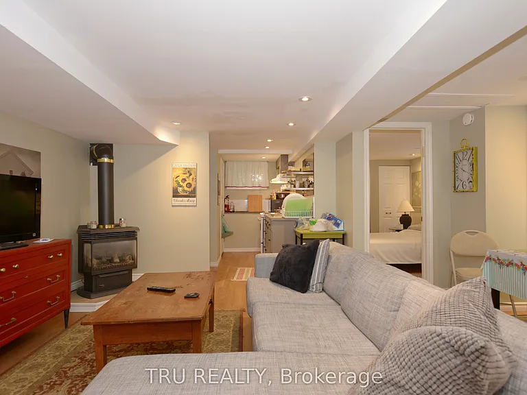 1106 Clyde Ave #B — Photo 9