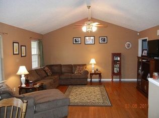 254 Thelma Cir, Jacksboro, TN 37757