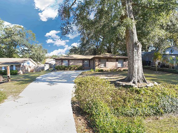 3rd image of 3716 Bentley Dr