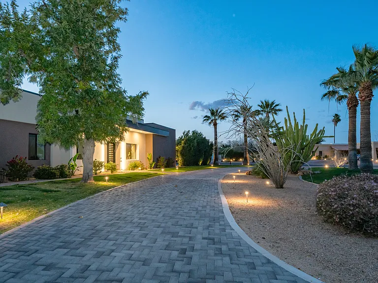 7417 E Paradise Dr — Photo 74