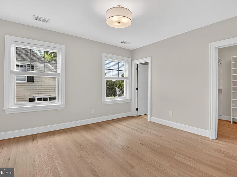 5718 Huntington Pkwy — Photo 54