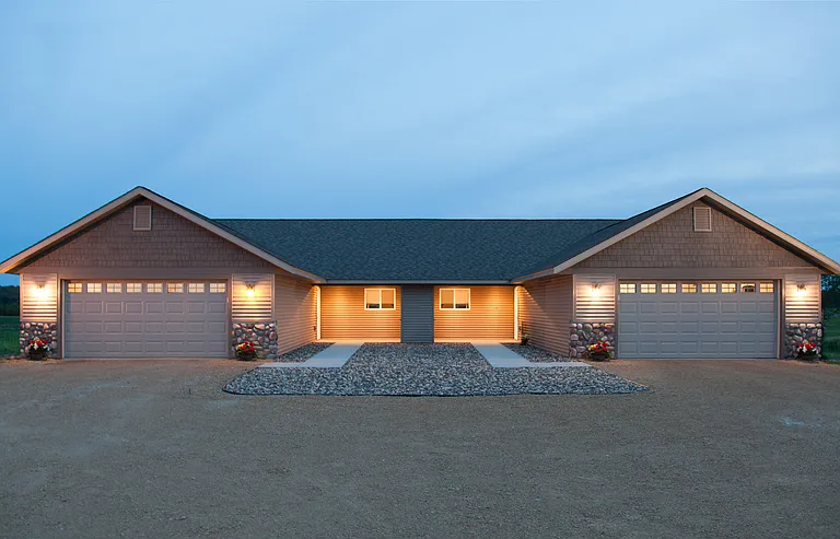 565 Lulu Ln — Photo 1