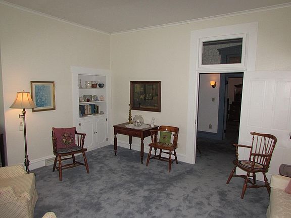 5th image of 300 W Baird St