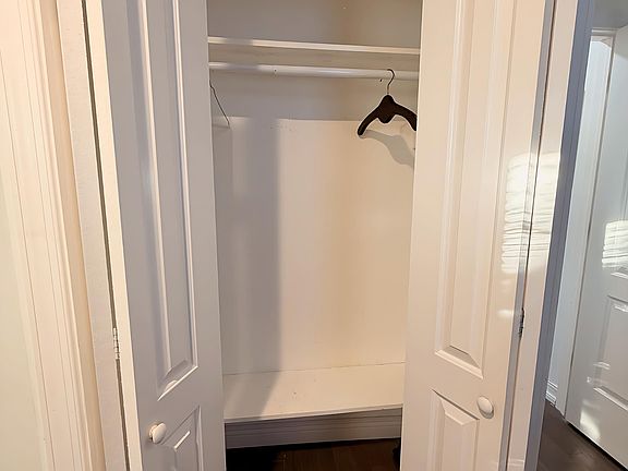5th image of 215 Vincent Ave #1R