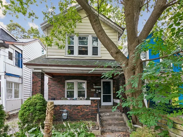 585 Woodbine Ave, Toronto, ON M4E 2H9