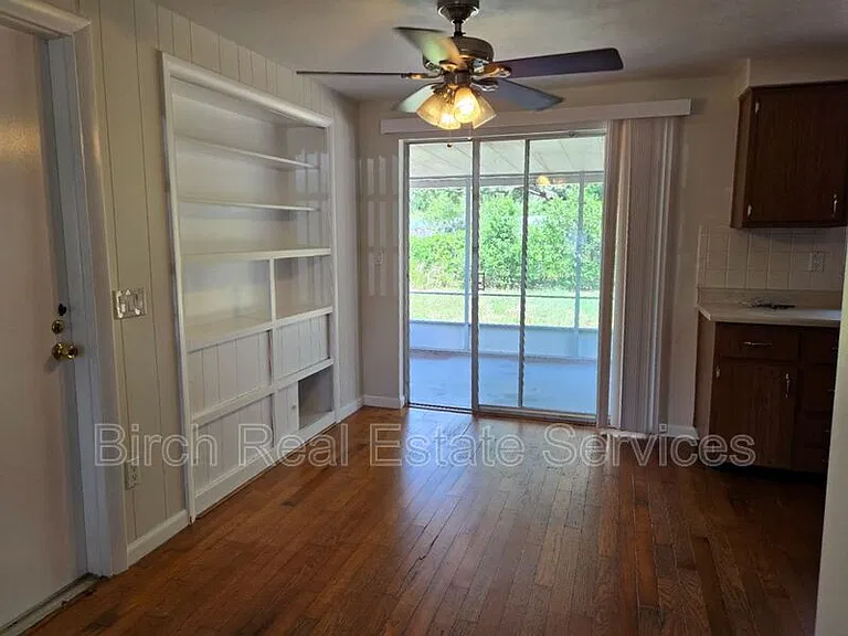 2552 Chancery Dr — Photo 6