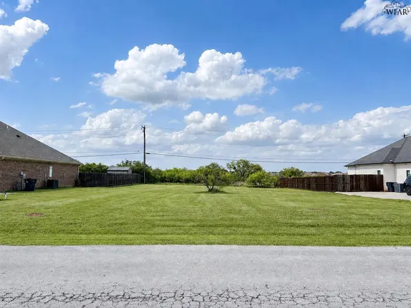 2304 W Rathgeber Rd, Wichita Falls, TX 76310