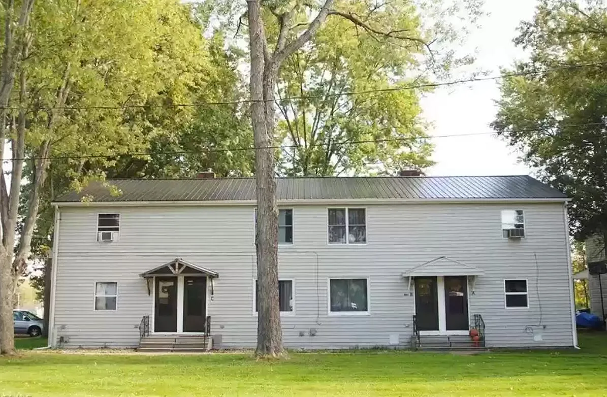 2 bed, 830 sqft, $1,100 — Photo 2