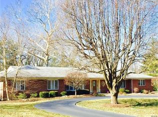 1 Cricklewood Pl, Saint Louis, MO 63131