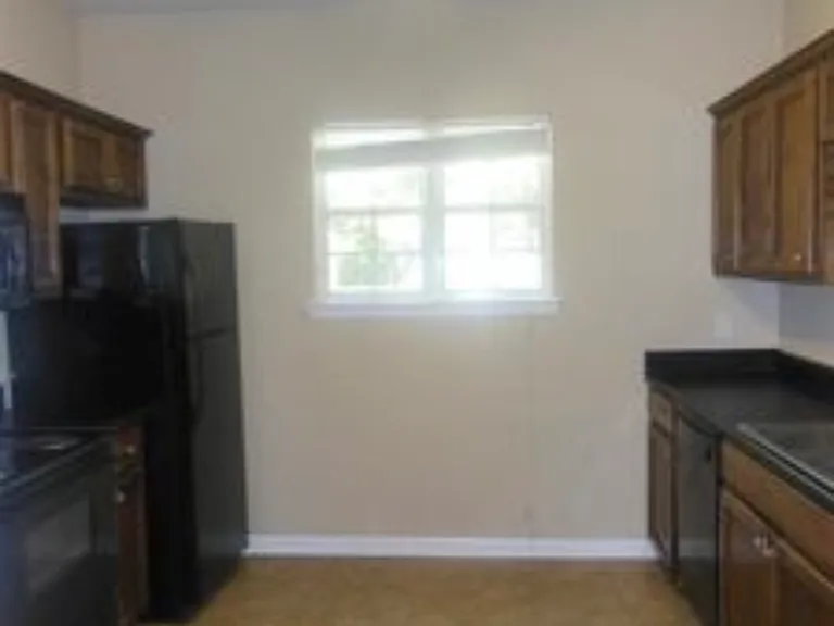 610 Putnam Dr — Photo 13