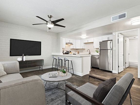 2nd image of 4902 E Thomas Rd #130