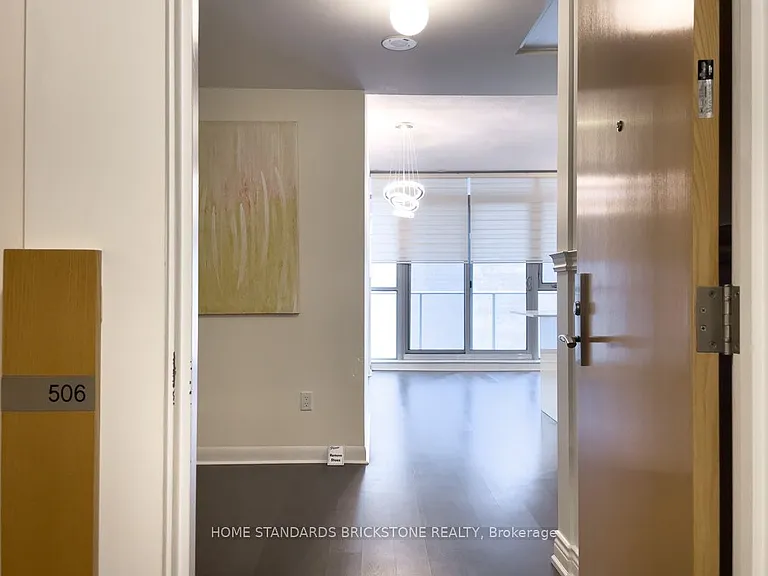 375 King St W #506 — Photo 2