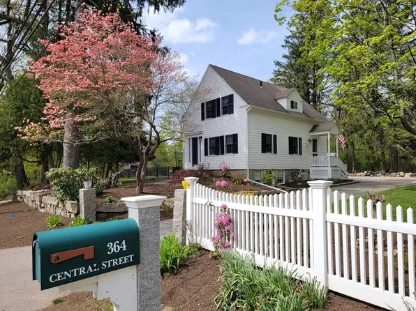 364 Central St, Holliston, MA 01746