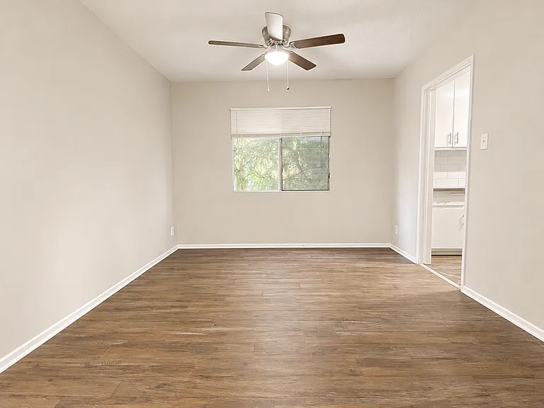 1046 S. Wooster St., Los Angeles, CA 90035 — Photo 3