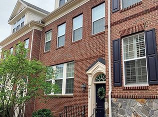 3910 Madison Mews, Fairfax, VA 22030