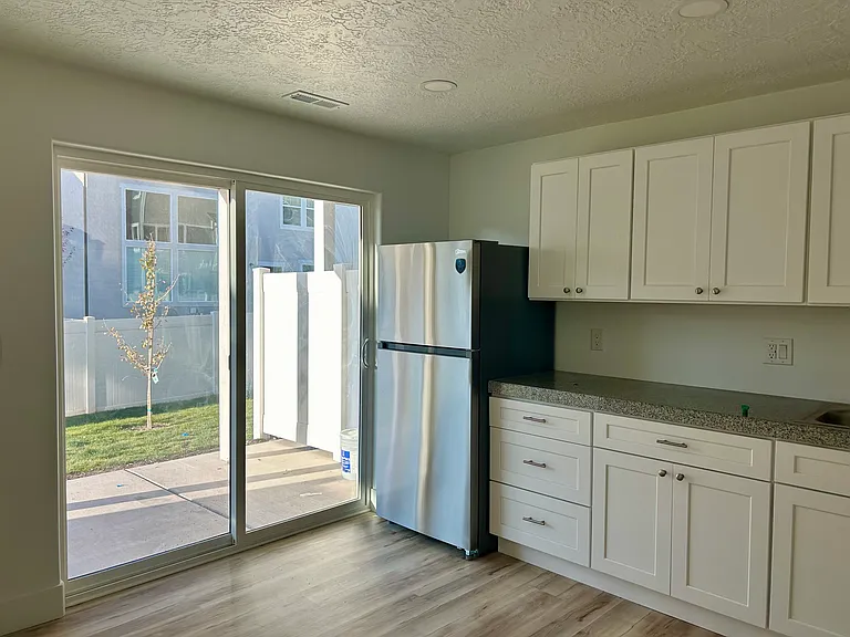 1313 W Caine Dr — Photo 5