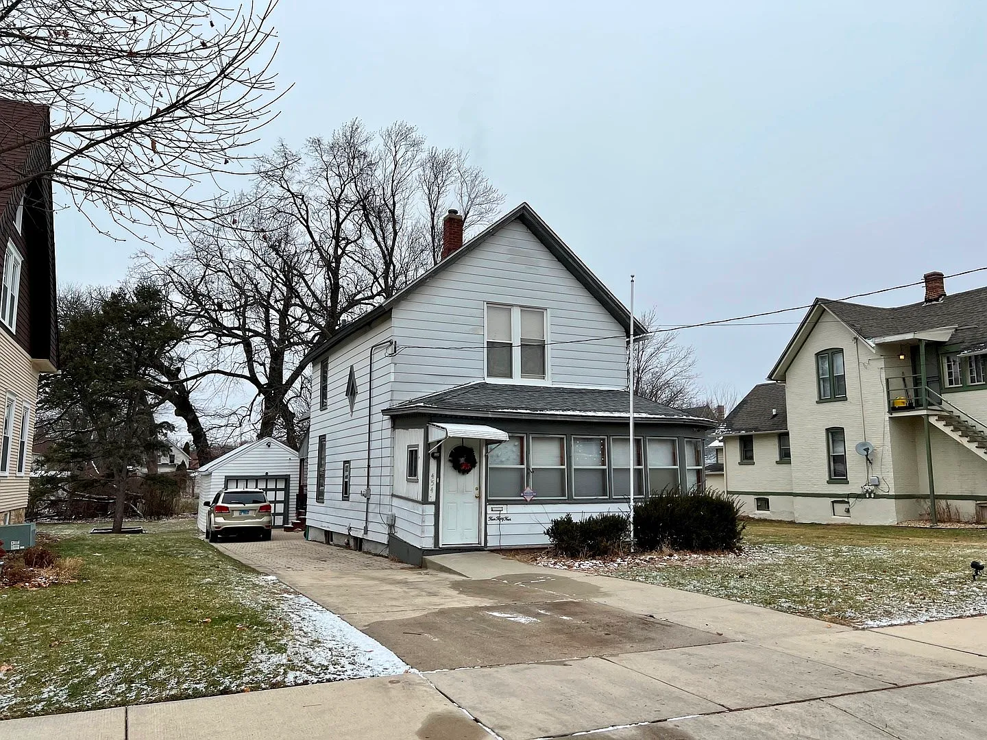 454 Locust St photo 1