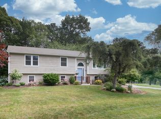 25 Mandys Pl, Swansea, MA 02777