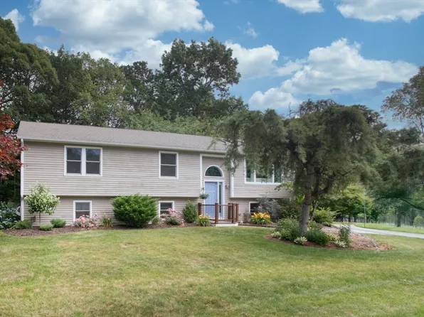 25 Mandys Pl, Swansea, MA 02777