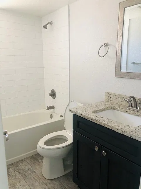 709 E Melbourne Avenue — Photo 4