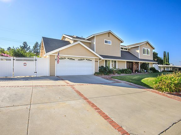 2nd image of 2156 Montrose Dr